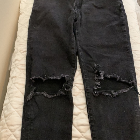 Distressed Jeans - Picture 3 of 4
